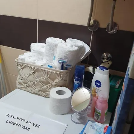 Apartman,, Nina ,,