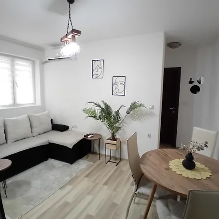 Apartman,, Nina ,, * Jagodina